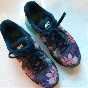 Nike Lunarglide Sneakers